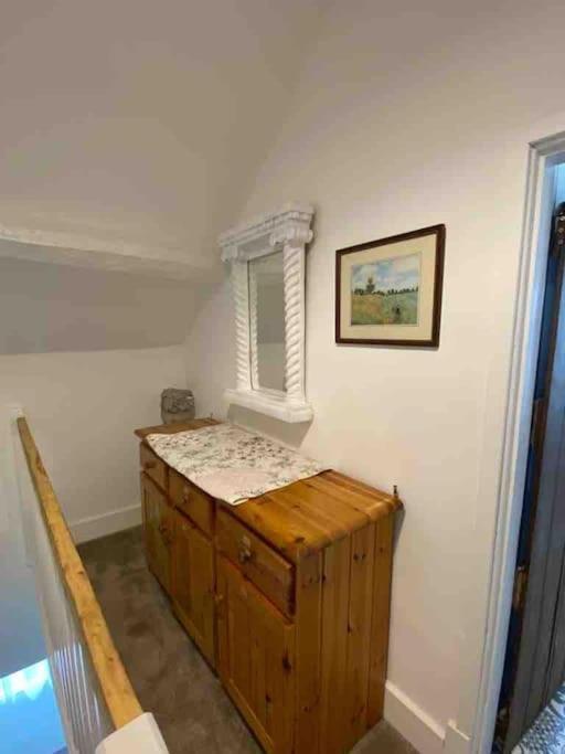Castle Buildings Cottage1 *