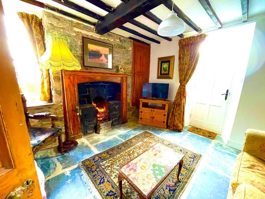 Castle Buildings Cottage1 Holiday home